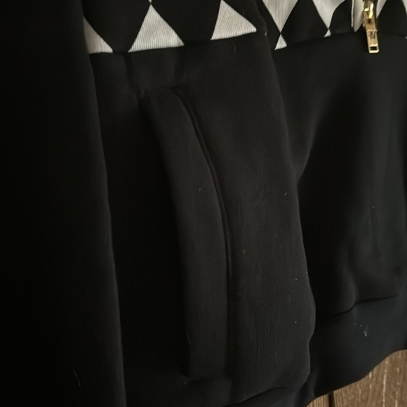 DIAMOND SMILEY 2 EMBROIDERY FLEECE HALF ZIP SWEATSHIRT - BLACK // WHITE - Picture 4 of 5